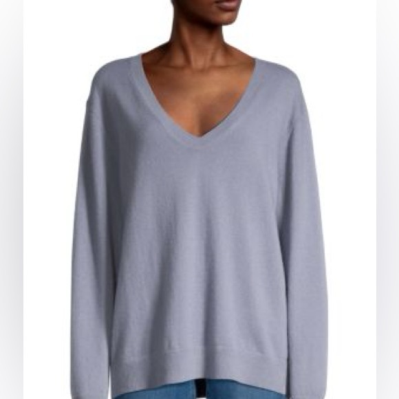 Theory Sweaters - Theory Light Blue V-Neck Sweater cashmere M